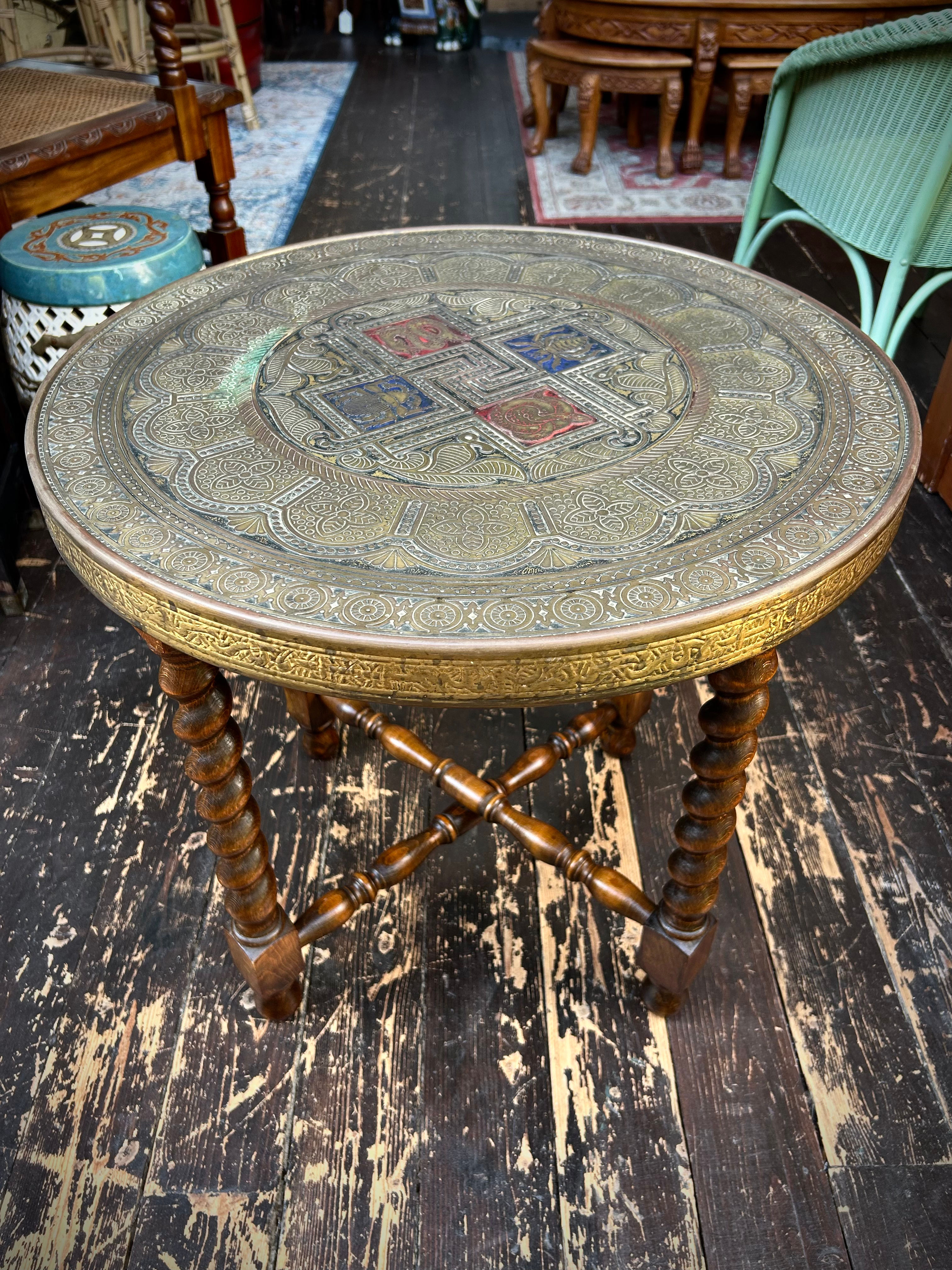 Embossed Brass Foldable Barely Twist Berber Table