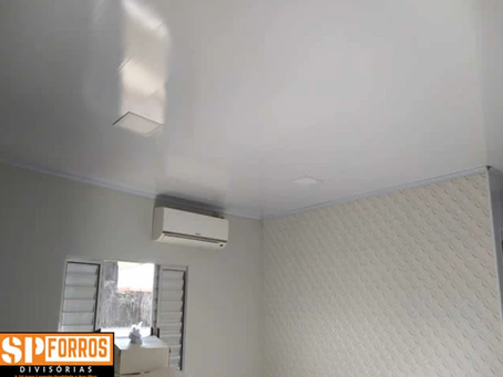 Transforme Seu Ambiente com Elegância e Praticidade: Conheça o Forro em PVC Junta Seca Liso Brilho!