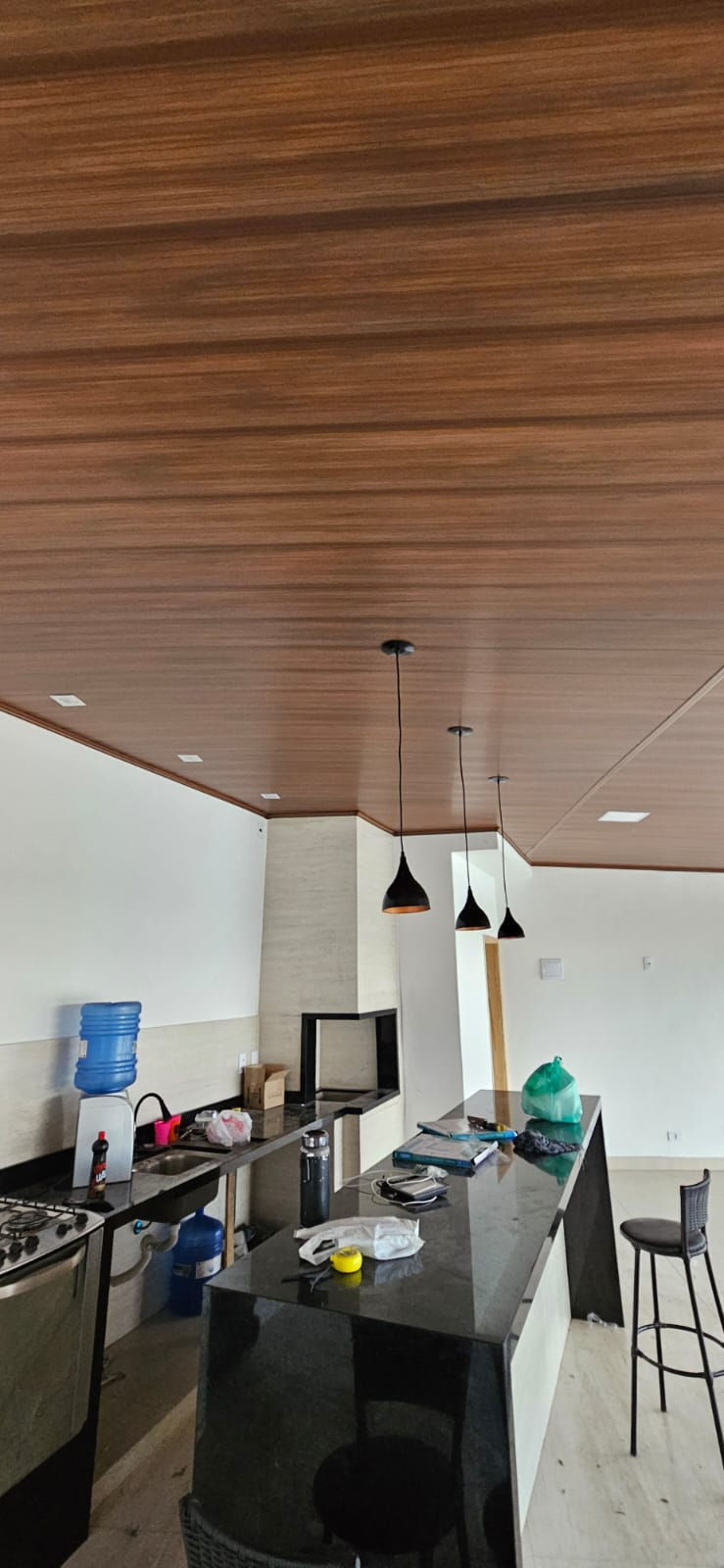 Forro PVC amadeirado: elegância, praticidade e resistência para transformar qualquer ambiente