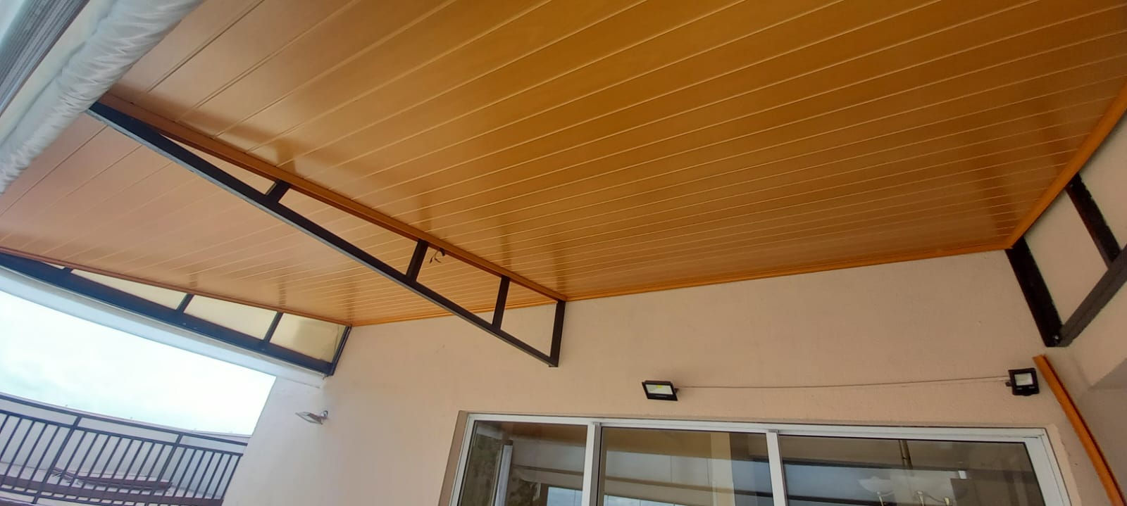 Forro pvc rústico Madex - Forro pvc madeira 6mm cor Cerejeira 4,00mts
