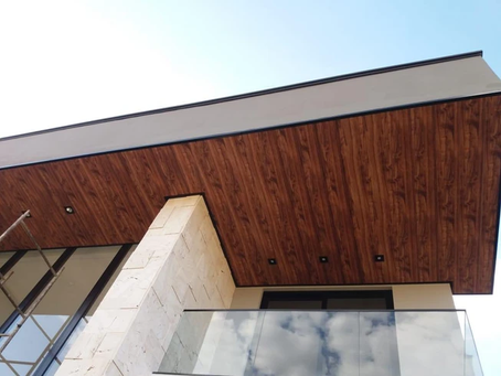 Transforme seu ambiente com elegância e sofisticação com o Forro PVC Relevo Rústico Plasbil