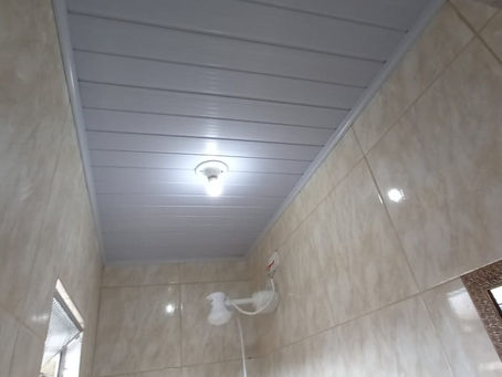 Forro de PVC ou gesso: qual é a melhor opção para sua obra?