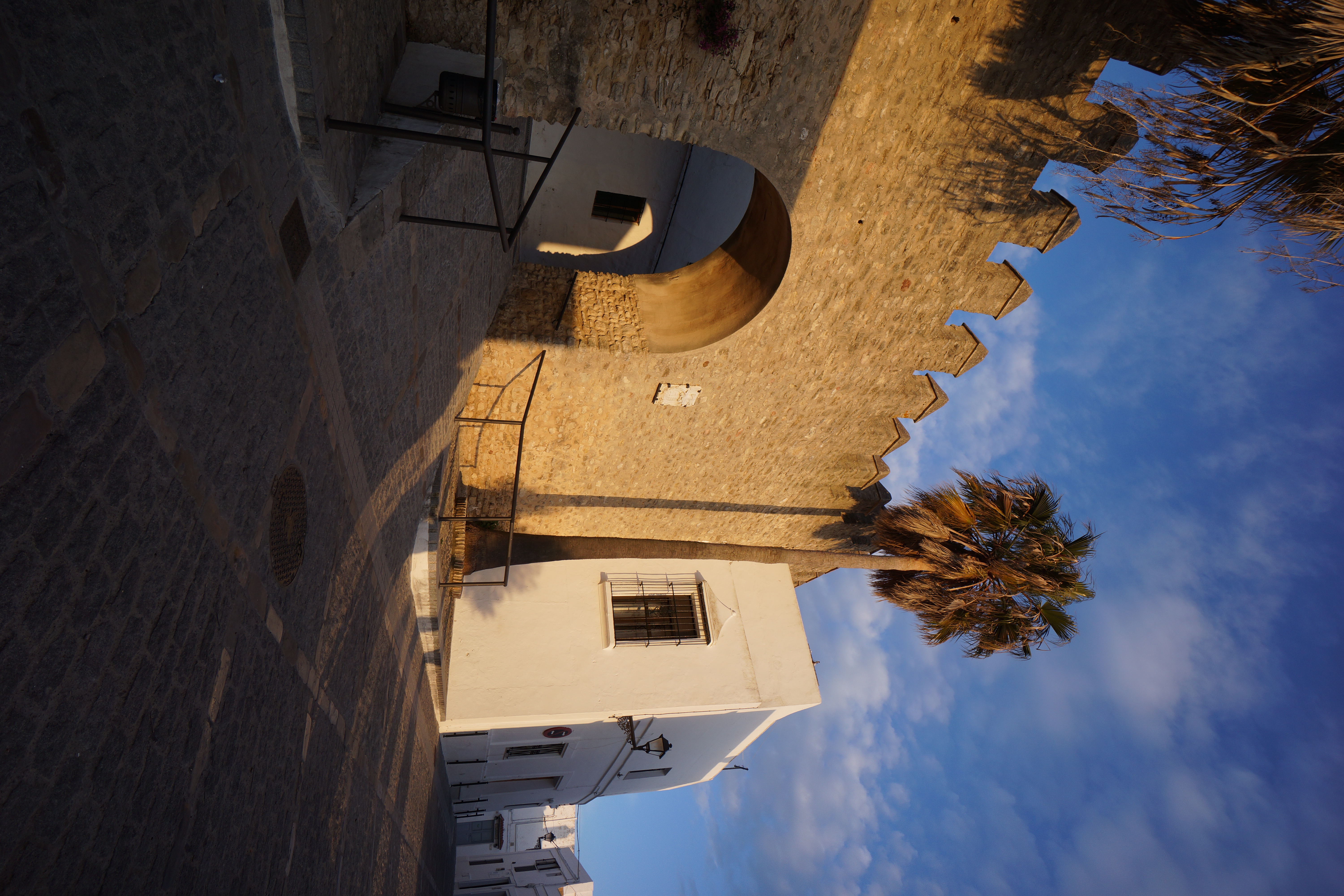 Walled Town Gate / Ciudad Puerta