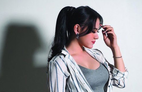 Sedang Viral Resty Ananta Goyang Tik Tok Karya Aldo Putra Waykanan