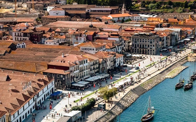 Wine Cellars Walking Tour