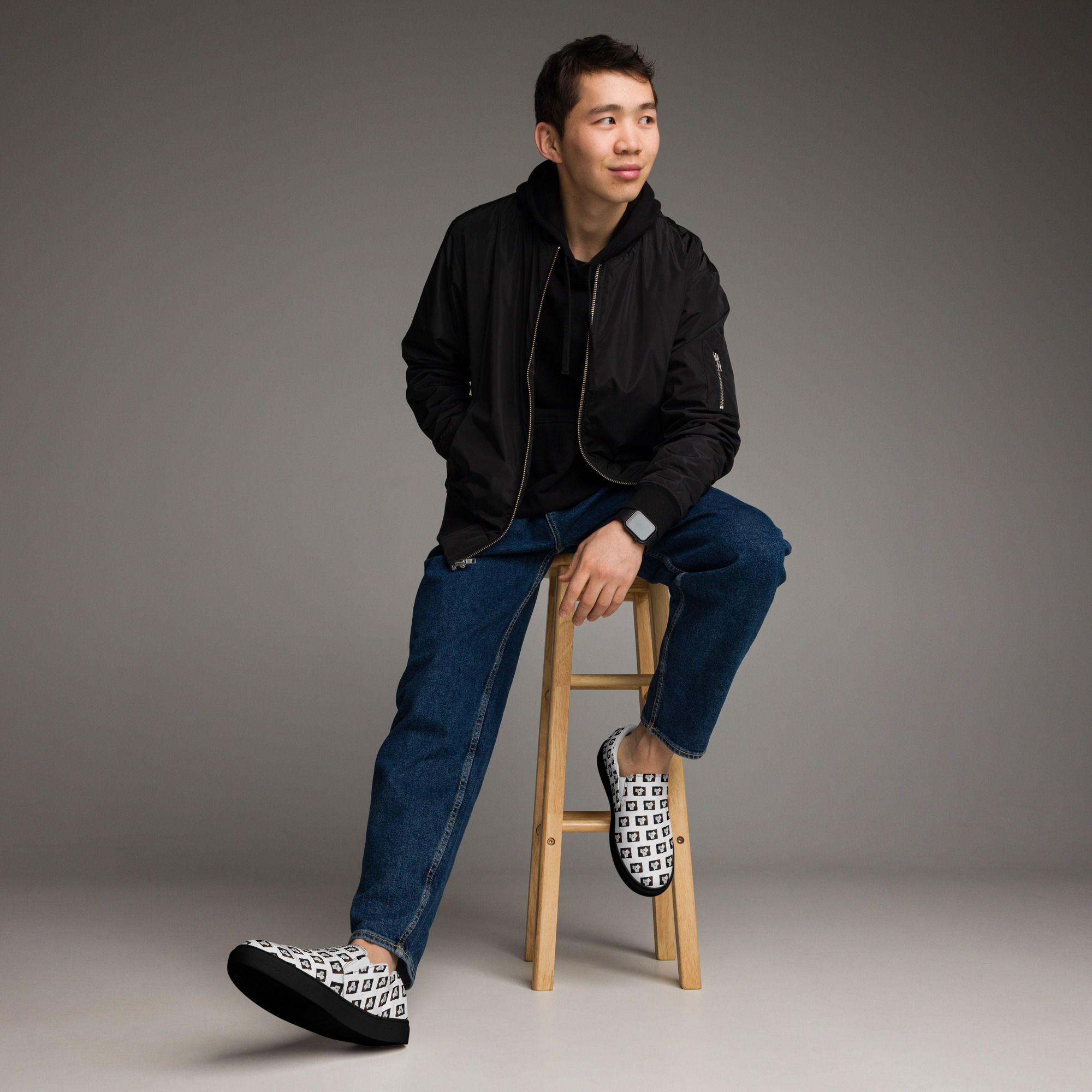 men’s slip-on canvas shoes