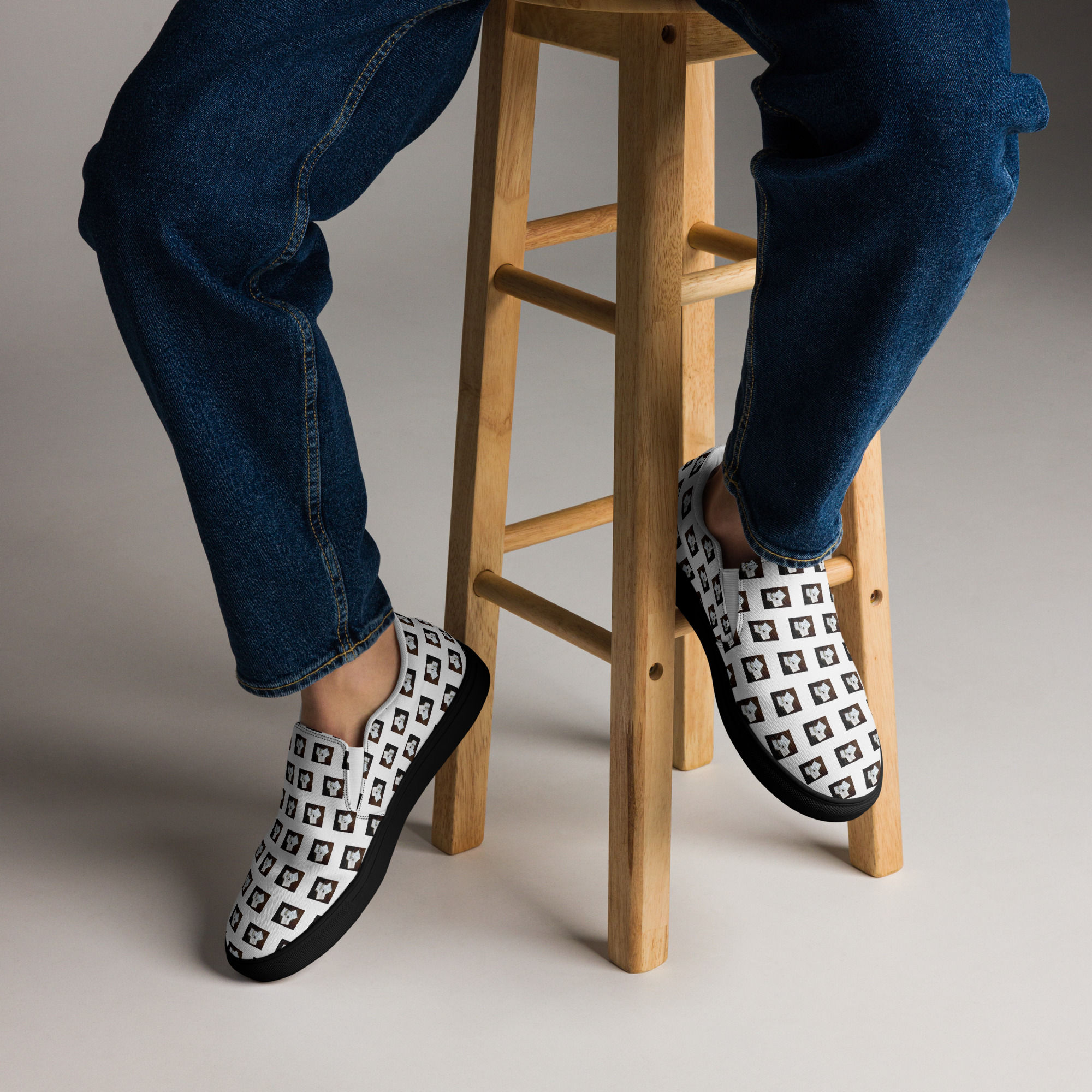 men’s slip-on canvas shoes