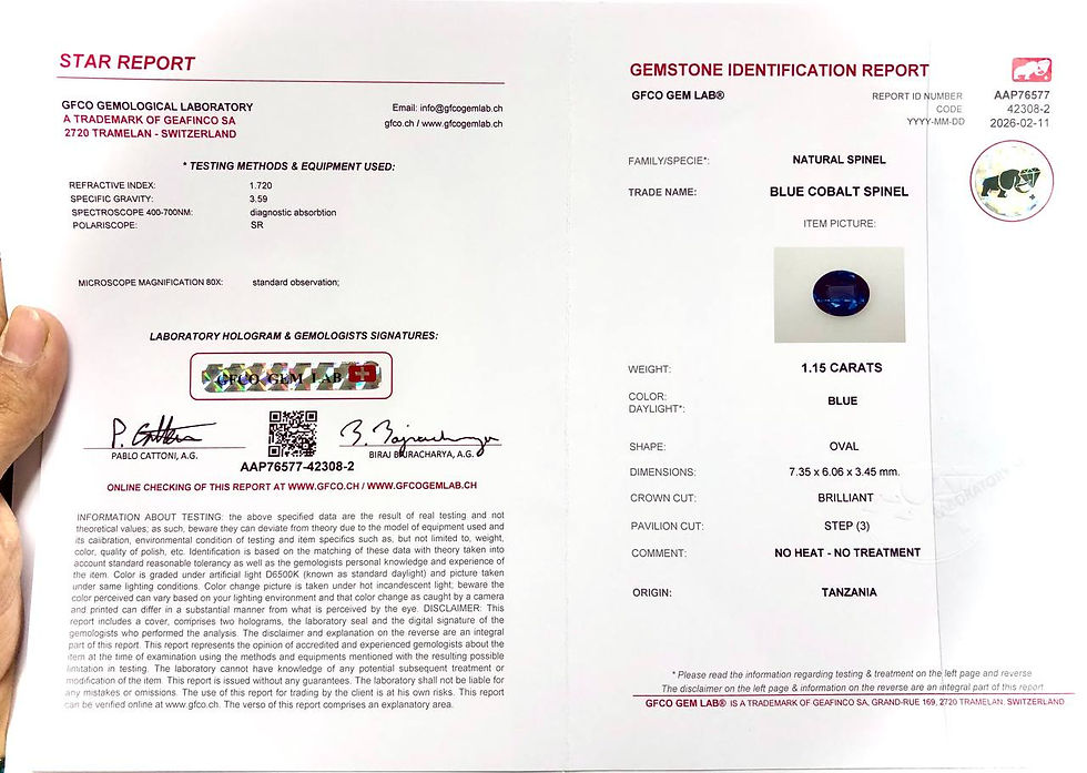 Thumbnail: Spinelle bleu cobalt ovale certifié GFCO, éclat intense et couleur bleu vif sur fond neutre.