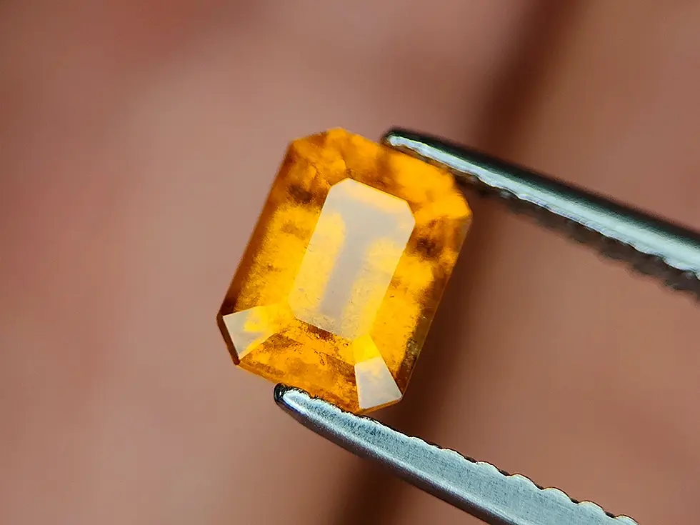 Hessonite 1.00 ct, orange ambré saturé, ovale naturel, Sri Lanka.