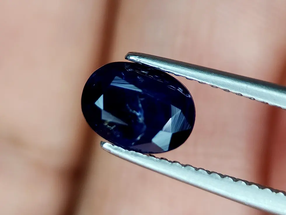 Saphir naturel d'Afghanistan de 1,16 ct, non chauffé, teinte bleu-vert unique, taille ovale.
