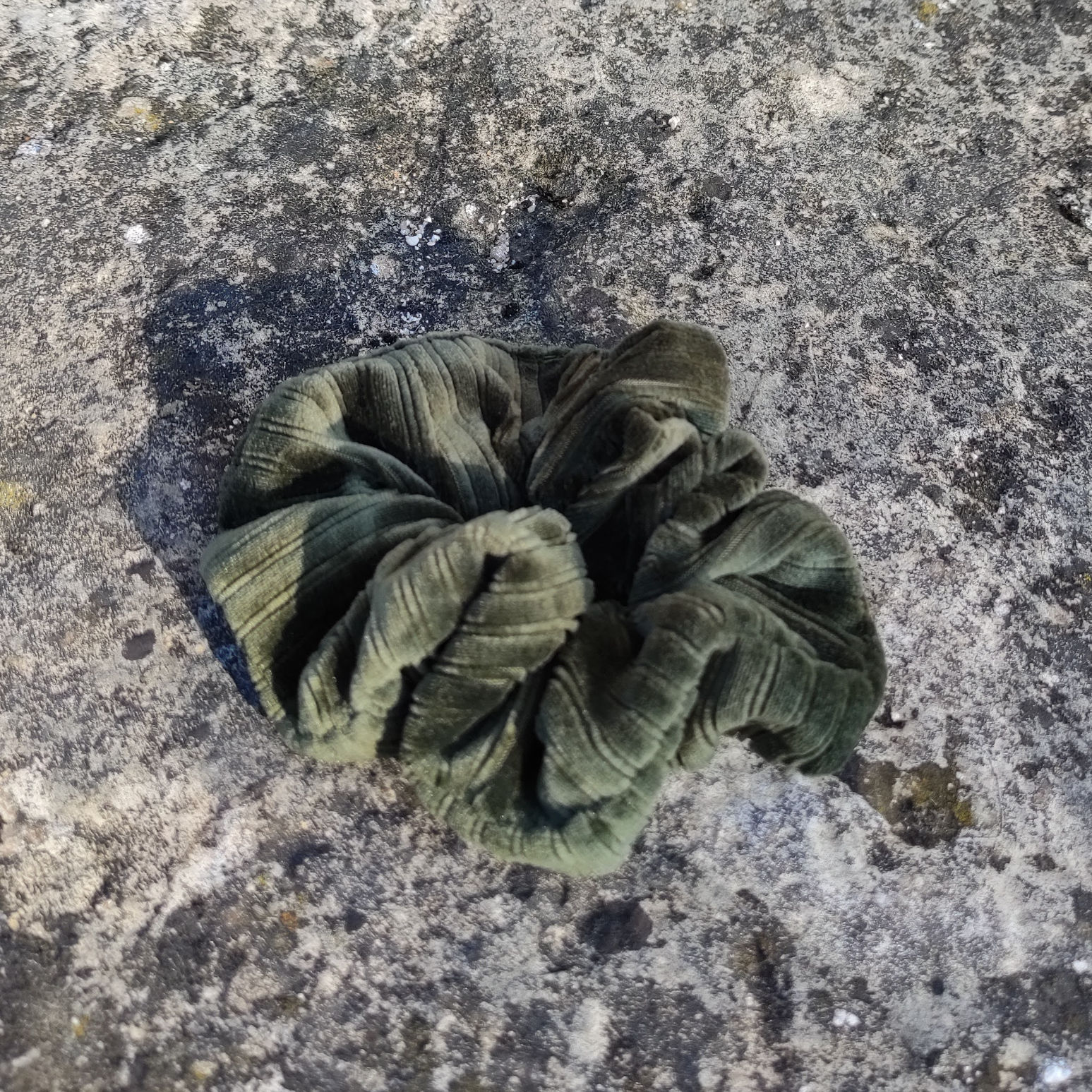 Chouchou Cheveux Velours Kaki côtelé