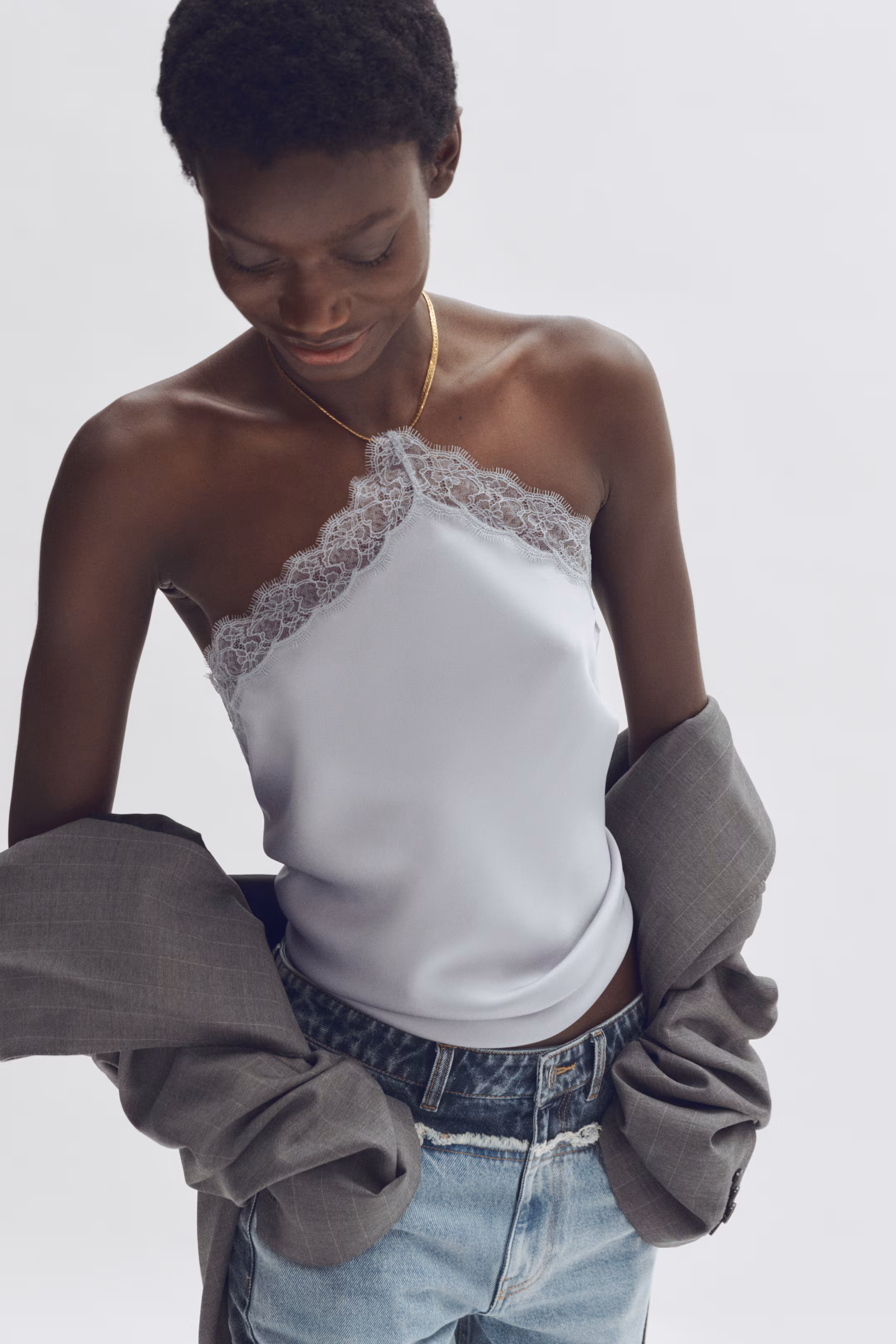Top dos nu avec dentelle