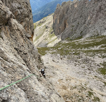 Rocky alpine terrain near the Fensterleturm in the Dolomites