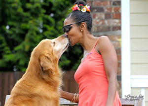 What's better than a smooch between two best friends.