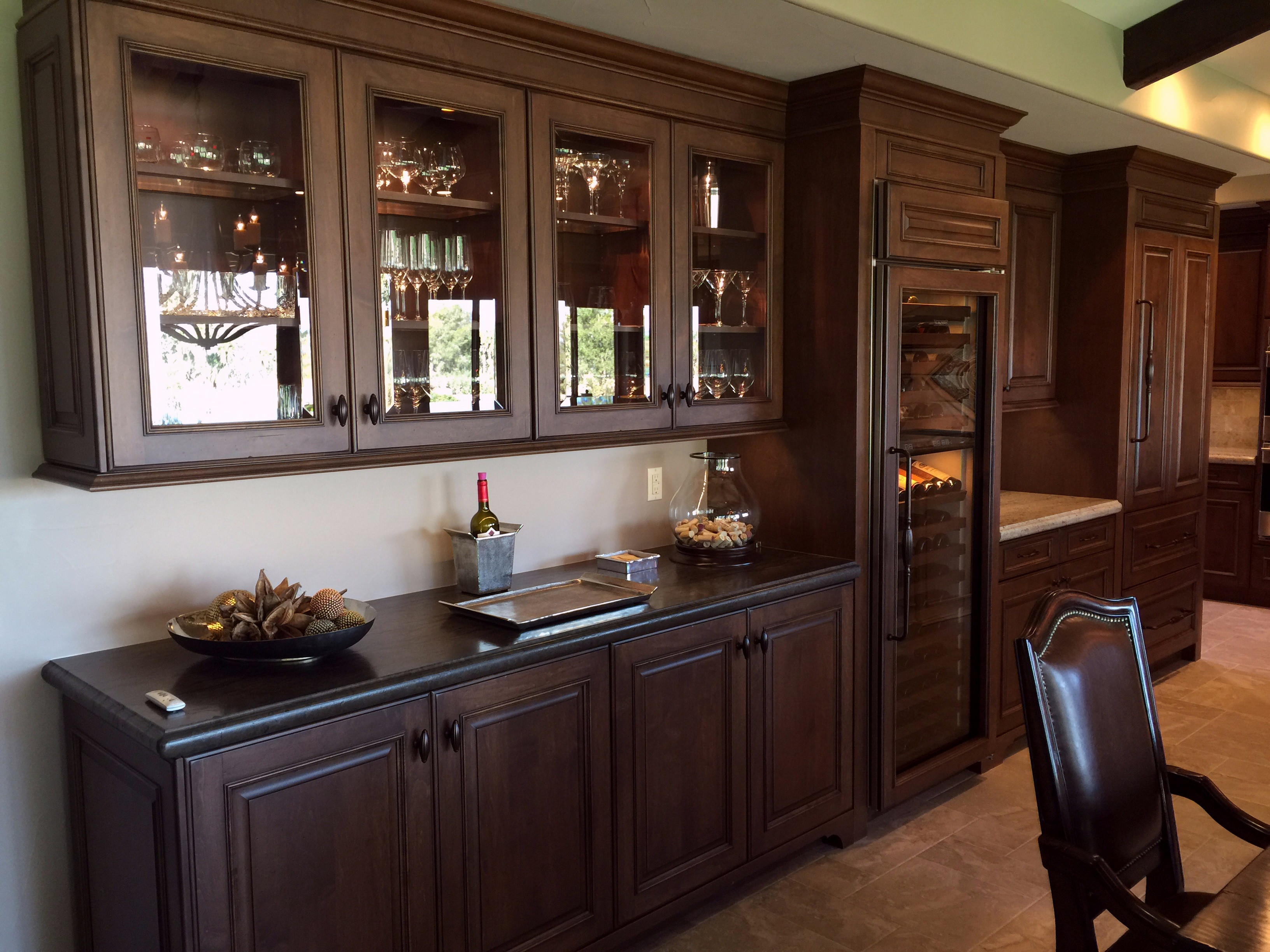 Arched Kitchens: Minimalist Design & Timeless Beauty