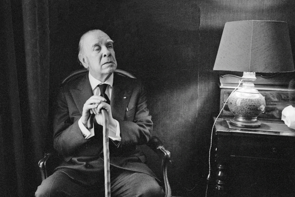 borges-solo.webp