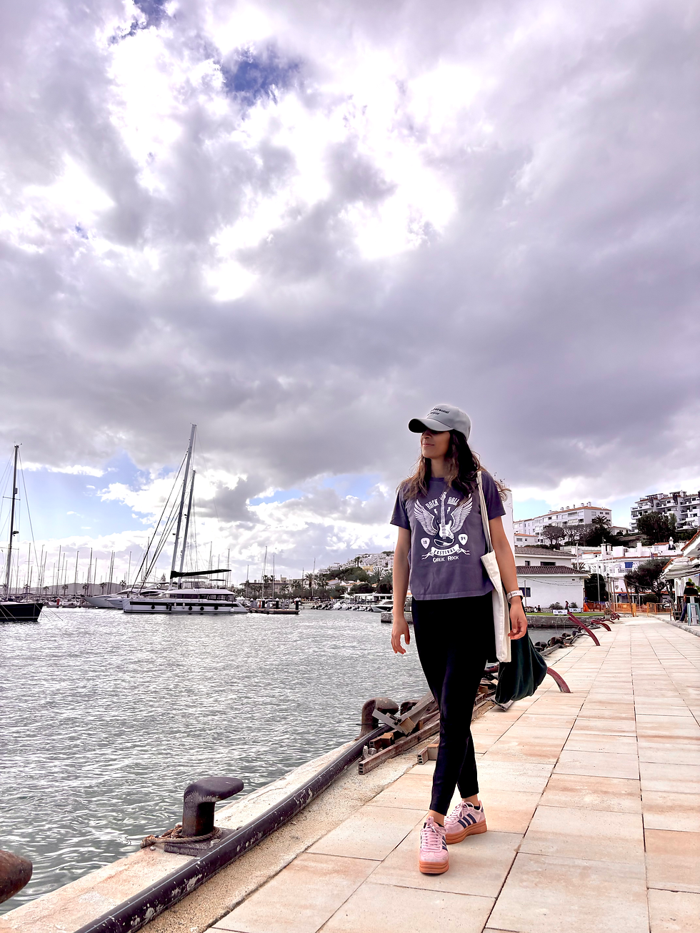 La soledad tiene dos caras: a veces es paz, a veces es drama. Como todo en la vida, depende del día (y de las hormonas).