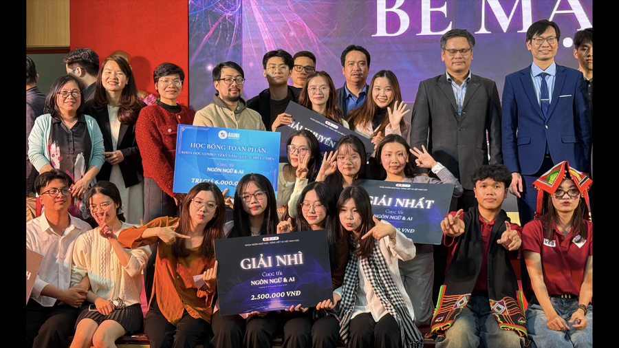 Niềm vui của các đội đoạt giải.