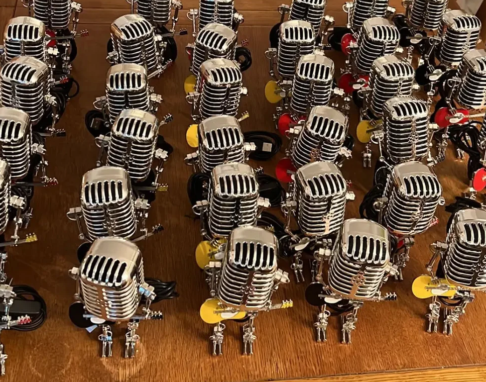 Vintage Microphone Robot Table Lamp Retro Holding Guitar Creative Decor Gift NEW