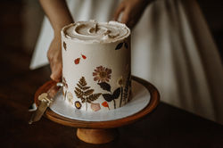 Single tier wedding cake