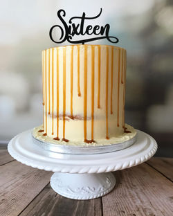 Sweet Sixteen drip cake