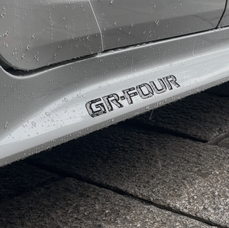 GR-FOUR ロゴ塗分け