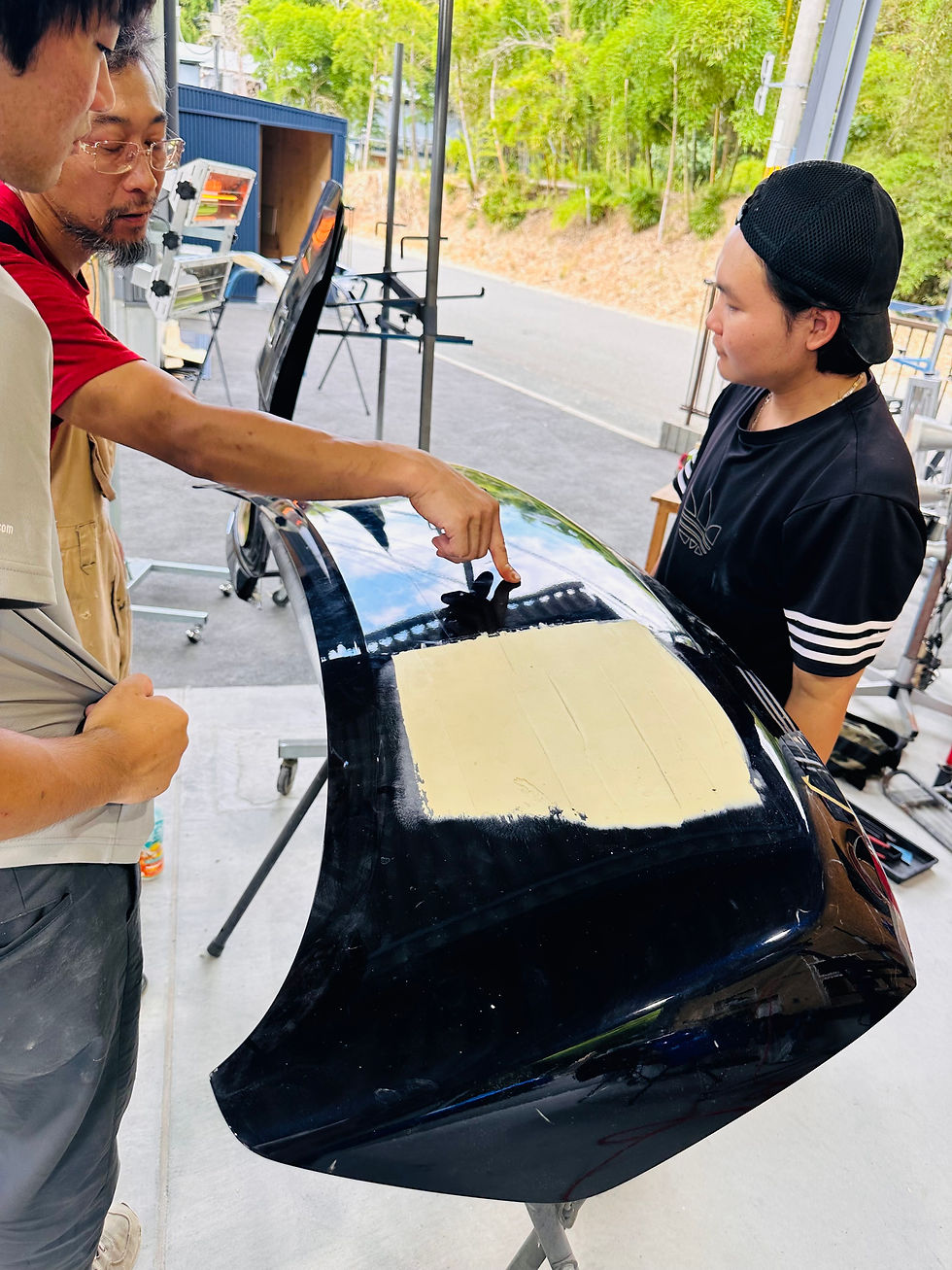 板金品質向上のための社内ミーティング