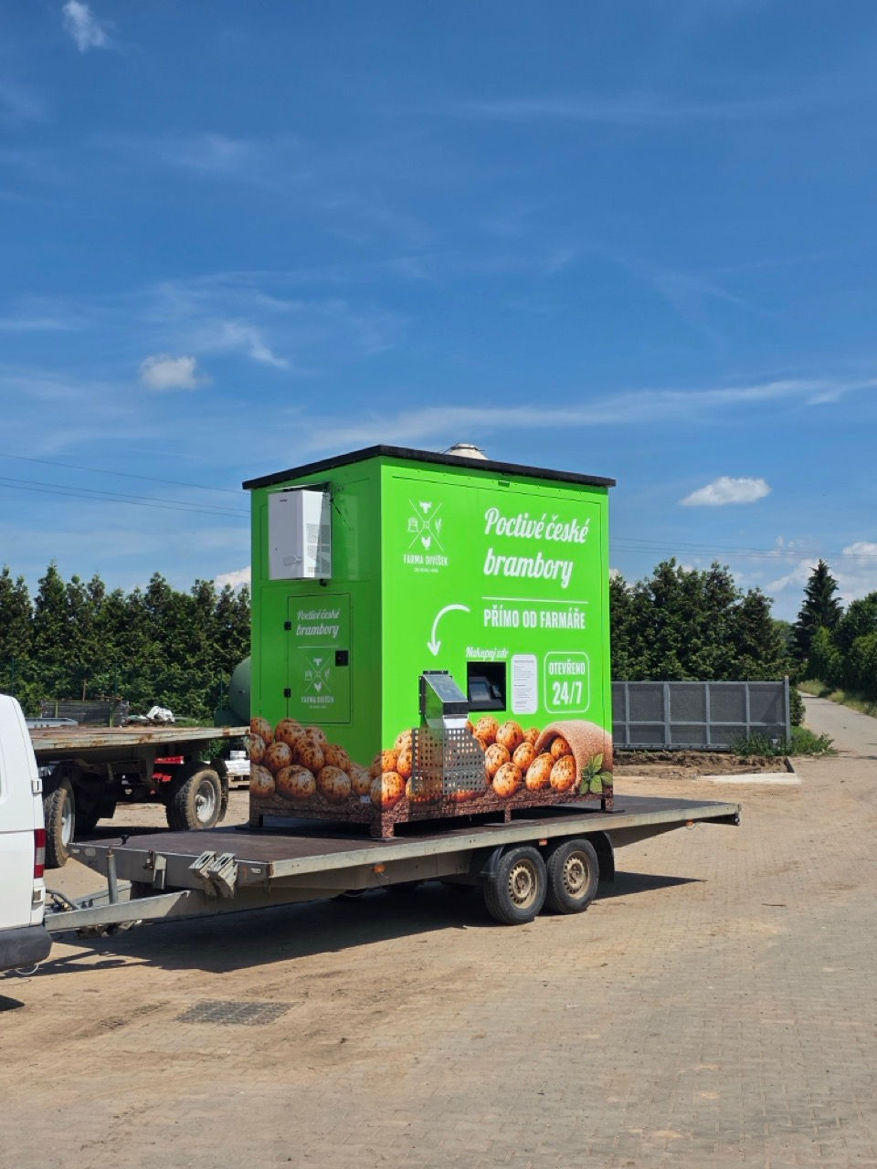 Nový bramborový automat v Kolíně - Farma bude prodávat brambory 24/7