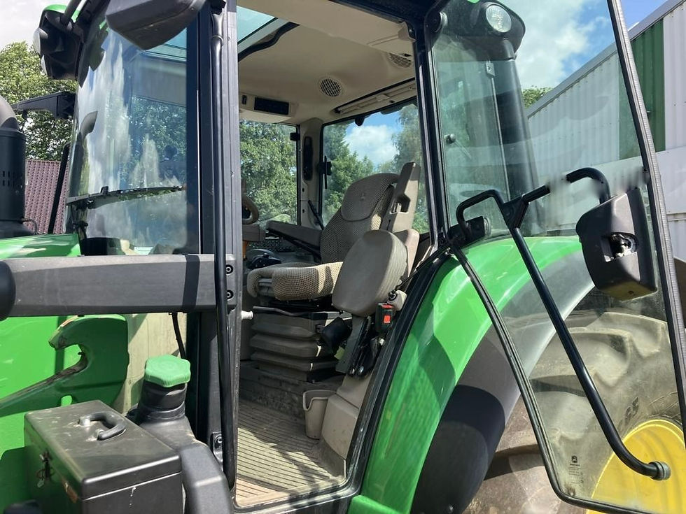 Miniatura: John Deere 6120M