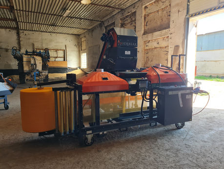 Pytlovací váha a balící stroj