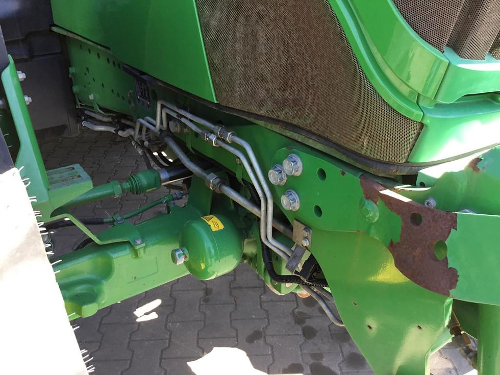 Miniatura: John Deere 6215R nové pneu