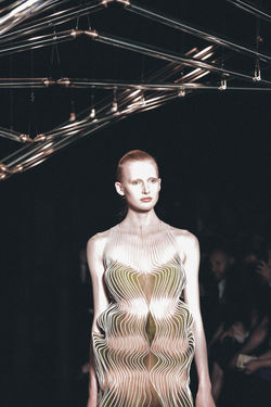 IRIS VAN HERPEN COUTURE FW1819