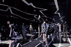 IRIS VAN HERPEN COUTURE SS17