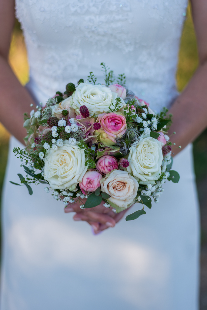 Braut-Make-up und Brautfrisur