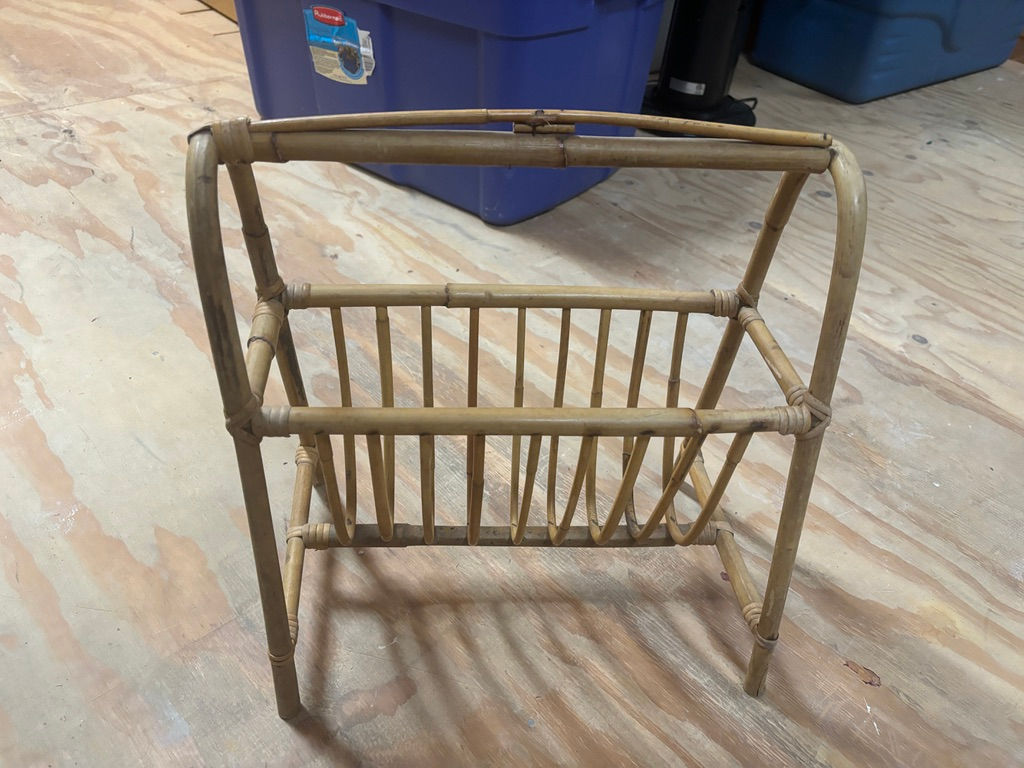 RATTAN BAMBOO MAGAZINE RACK