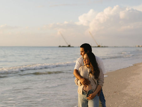 Mafer & Luis: A Pregnancy Session in Naples, Florida