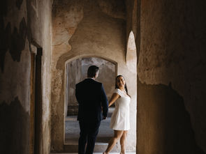 Adam & Lisbeth: An Engagement Session in the Streets of Antigua & Ruinas Santa Clara