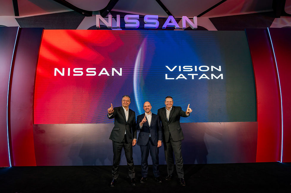 Rodrigo Centeno, Presidente y Director General de Nissan Mexicana e Infiniti; Iván Espinosa, Presidente y CEO, Nissan Motor Corporation; Guy Rodríguez, Presidente de Nissan América Latina.