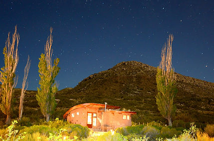 Cabaña ecológica para parejas con vista a la montaña en Las Catalinas Eco-Lodge Malargüe Ruta 40