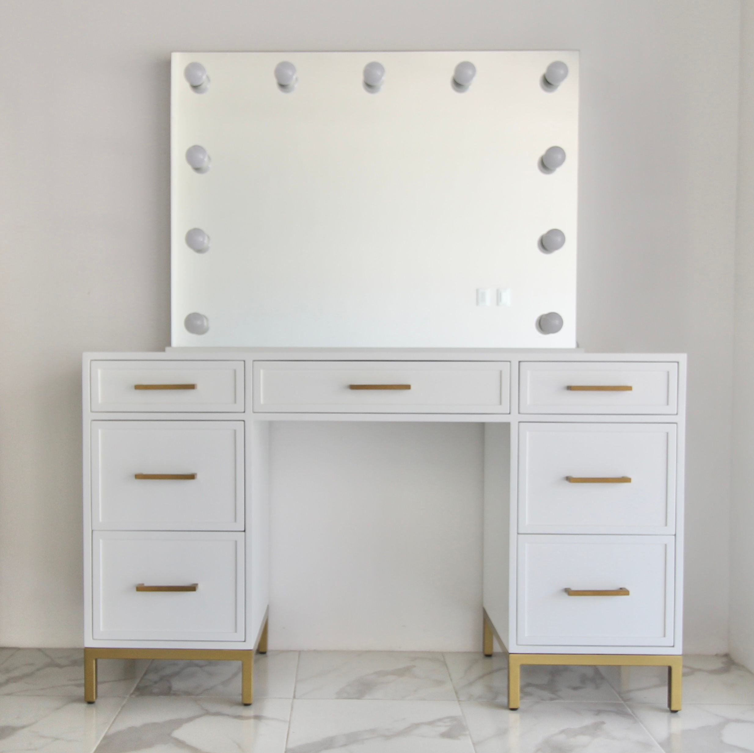 Queen Blaire + Glow Premium