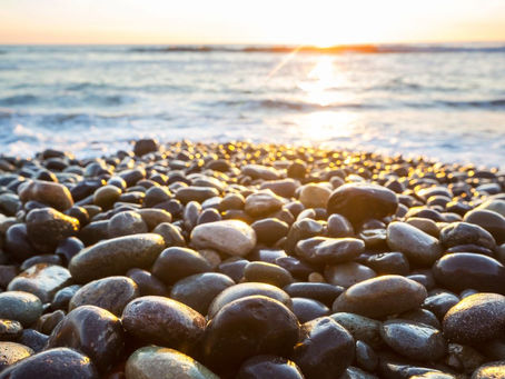 Pourquoi les plages de galets sont les meilleurs plages ?
