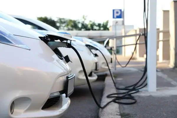 Qué desafíos enfrentan los autos eléctricos en su impacto ecológico