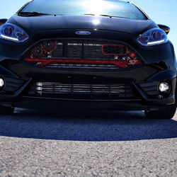 Ford Fiesta ST et ses détails lumineux_edited