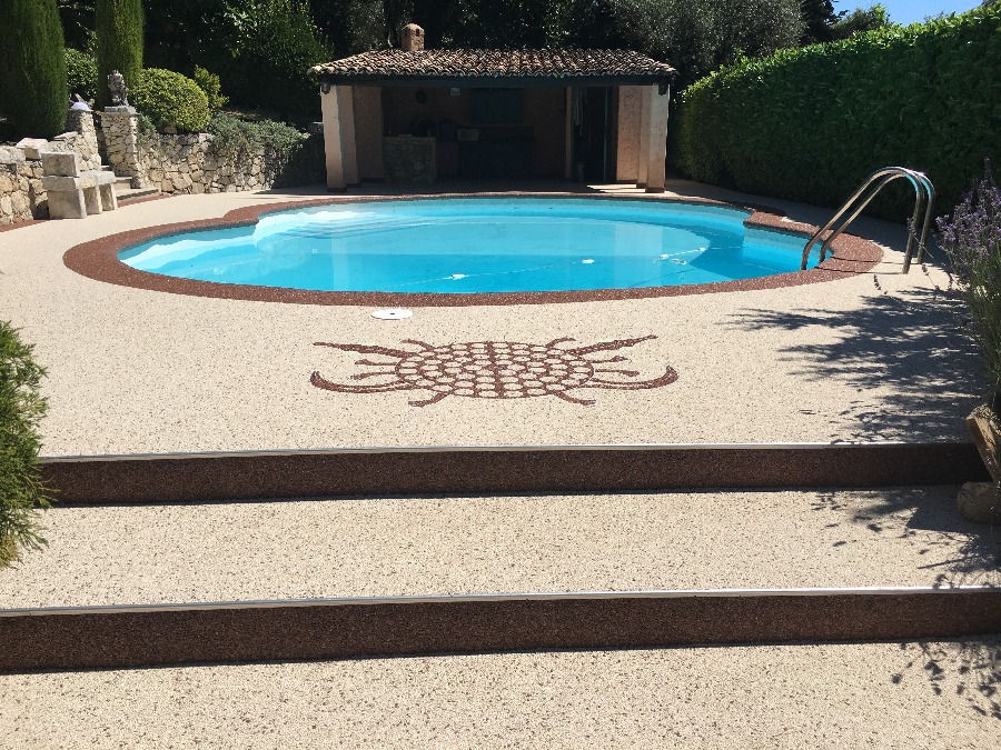 tour de piscine motif crabe.jpeg