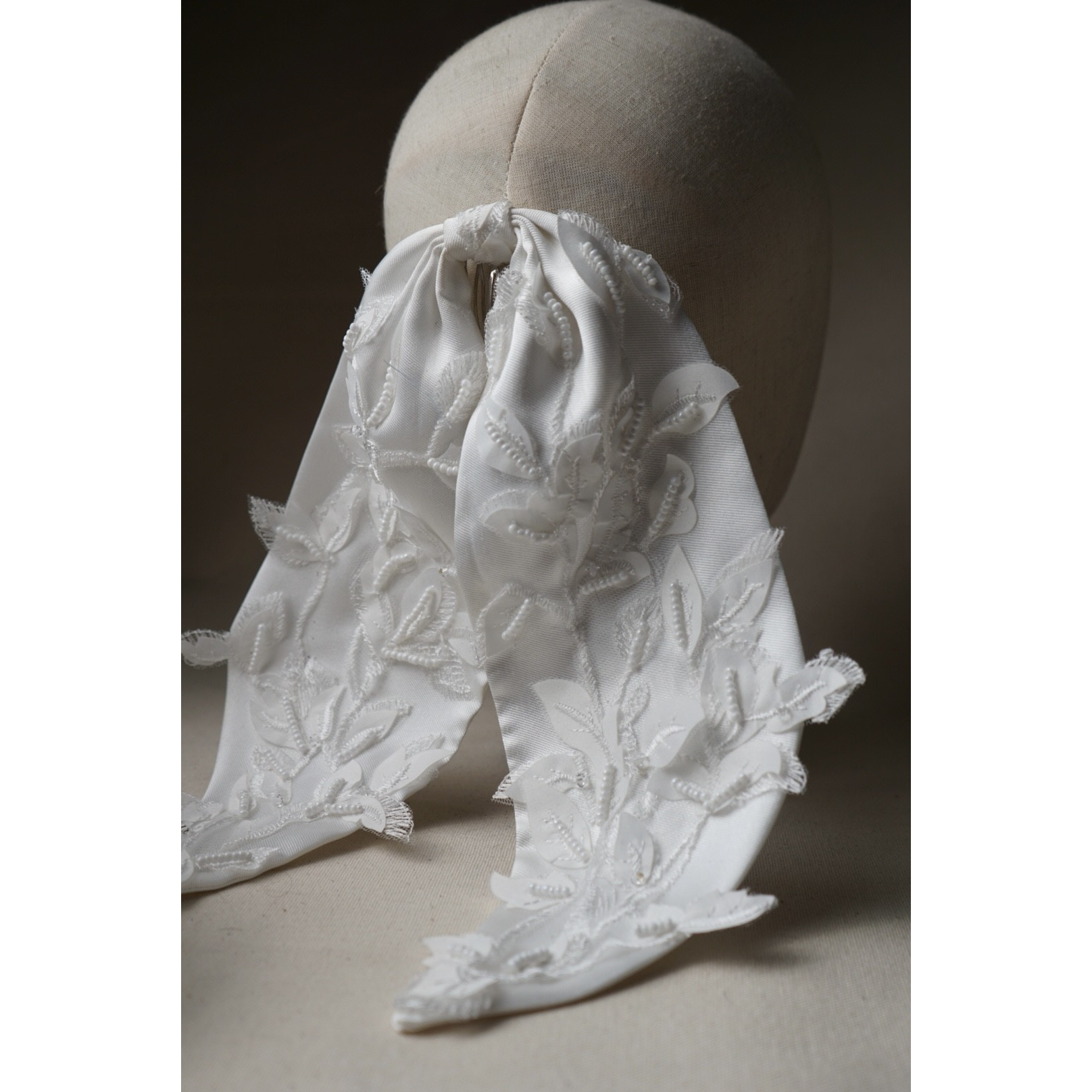 Annalise 3D Tail in Light Ivory