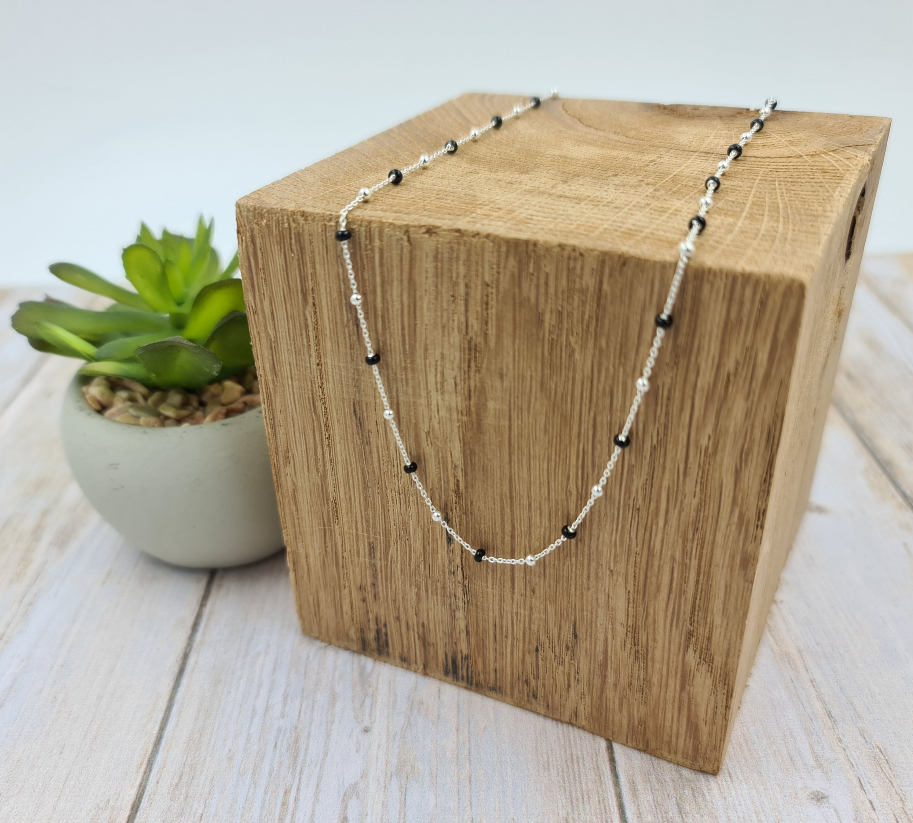 Collier court perles argent 925 et perles noires à personnaliser