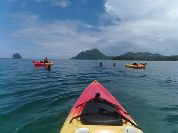 Petit bain avec vue sur le Rocher du Diamant