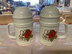 Vintage Salt and Pepper Shakers (mug like) strawberries