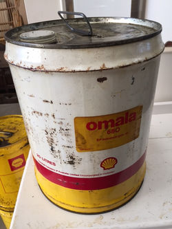 Shell Omala Oil TIn.