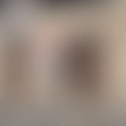 Old stone building with signs reading Continente, Estradza-N2, and Casa com Estoria Portugal